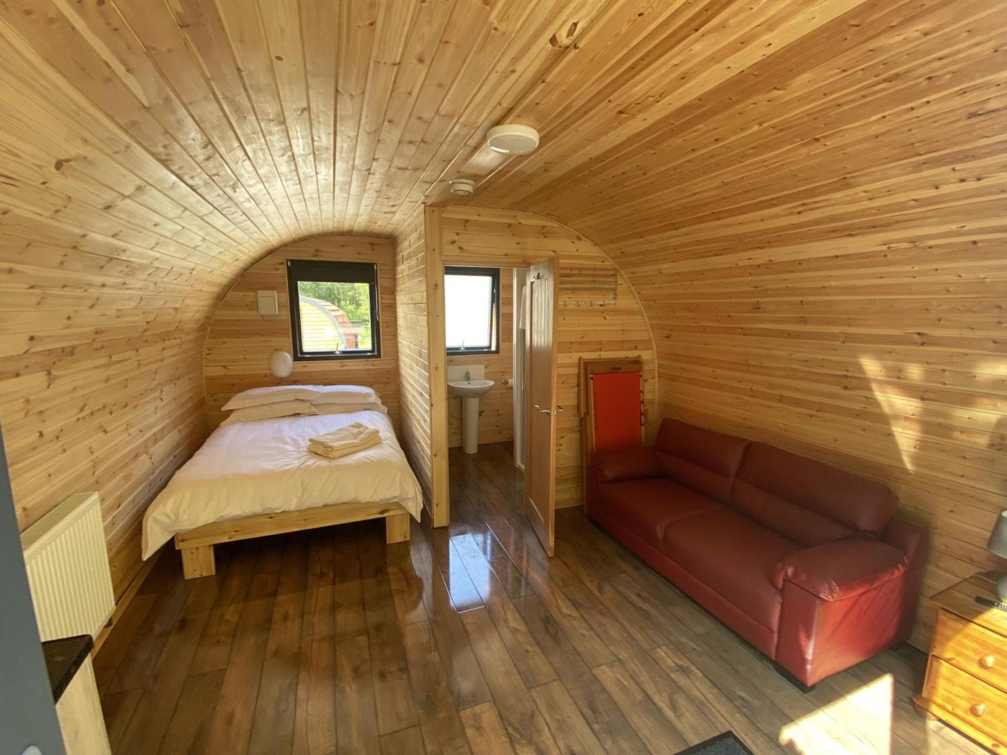 Forest Pod 4 Pet Friendly Villa Neath Exterior photo